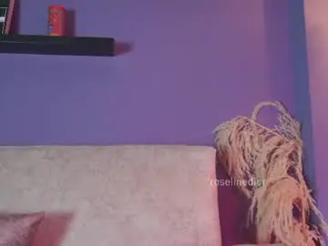 Chaturbate Live Sex Cam of roselinedior