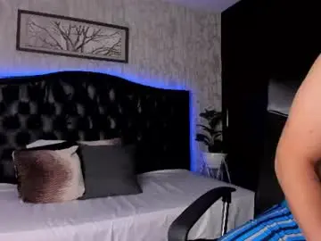 Chaturbate Live Sex Cam of maxxicruz