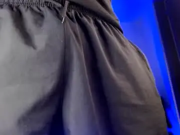 Chaturbate Free Porn Cam of yourfavorite_bigclit