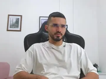 Chaturbate Live Porn of alejandroo_7