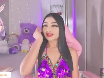 Chaturbate Sex Chat of hazelbabee_