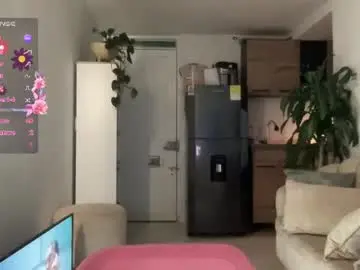 Chaturbate Adult Webcam of isa__fox_1