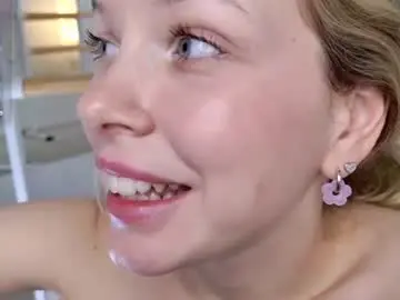 Chaturbate Live Porn of milly_shy