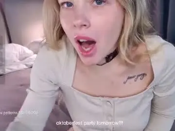 Chaturbate Live Sex Cam of milly_shy