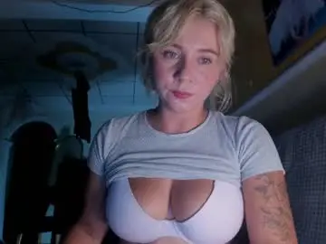 Chaturbate Adult Video Chat of melodypetitex