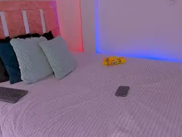 Chaturbate Live Sex Cam of emili_williams10