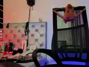 Chaturbate Adult Video Chat of gisell_taylor18