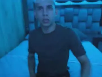 Chaturbate Watch Live Sex Cams of andrew_twink18