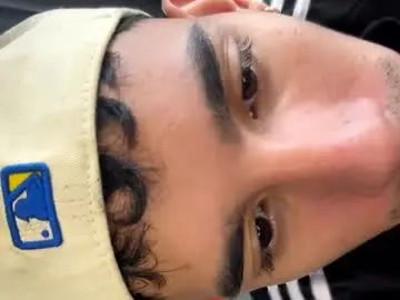 Chaturbate Live Sex Cam of andrew_twink18