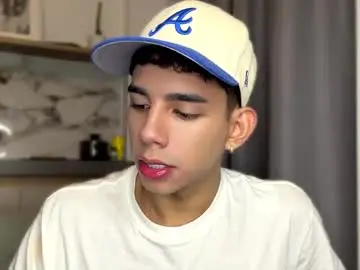 Chaturbate Watch Live Sex Cams of andrew_twink18
