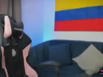 Chaturbate Live Sex Cam of andrew_twink18