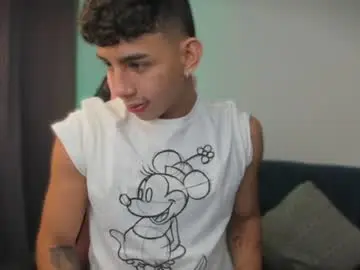 Chaturbate Best live sex cam show of andrew_twink18