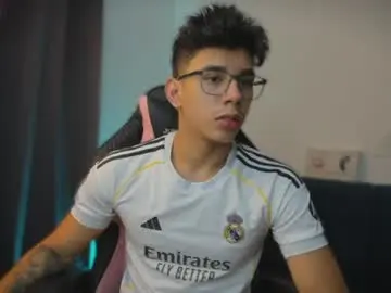 Chaturbate Watch Live Sex Cams of andrew_twink18