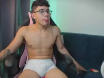 Chaturbate Free Porn Cam of andrew_twink18