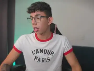 Chaturbate Live Porn of andrew_twink18
