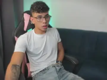 Chaturbate Watch Live Sex Cams of andrew_twink18