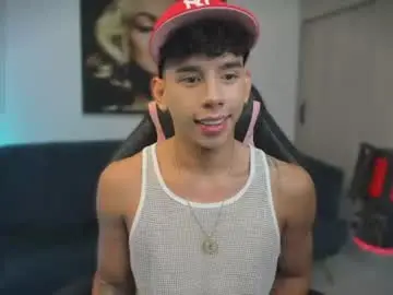 Chaturbate Live Sex Cam of andrew_twink18