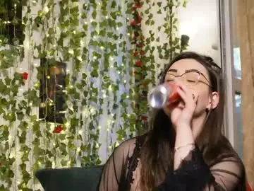 Chaturbate Nude Webcam of naughtyhomemade17