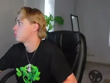 Chaturbate Live Sex Cam of eddie_soltero