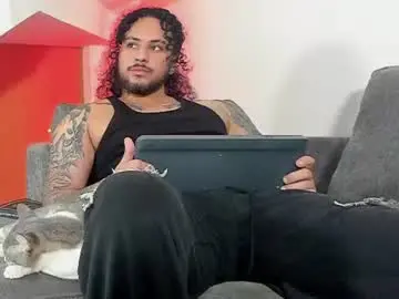 Chaturbate Live Sex Cam of ryan_warren18