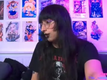 Chaturbate Live Sex Cam of snowblack_