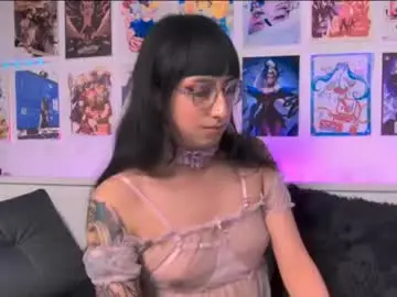 Chaturbate Best live sex cam show of snowblack_