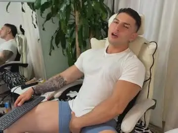 Chaturbate Live Sex Cam of angeloferro1