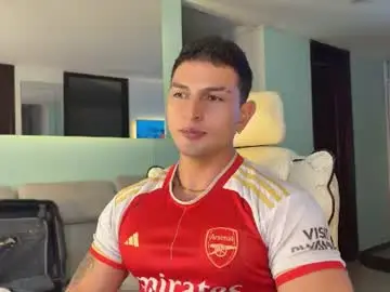 Chaturbate Free Porn Cam of angeloferro1