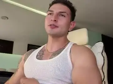 Chaturbate Live Sex Cam of angeloferro1
