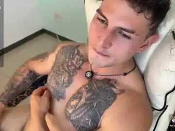 Chaturbate Live Sex Cam of angeloferro1