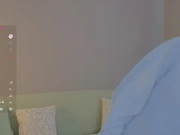 Chaturbate Live Sex Cam of crystaldiva01