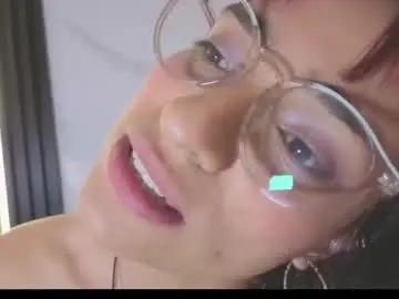 Chaturbate Live Sex Cam of scarleth_red_