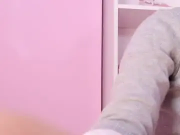 Chaturbate Watch Live Sex Cams of little_effy18_