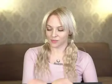 Chaturbate Live Sex Cam of remy_ash