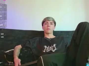 Chaturbate Live Sex Cam of ethan_and_ava