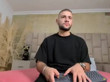 Chaturbate Live Sex Cam of maximusdick1_