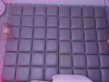 Chaturbate Live Porn of kira_vance