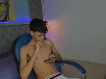 Chaturbate Sex Cam of dark_desiree18