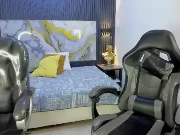 Chaturbate Free Porn Cam of dark_desiree18