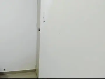 Chaturbate Free Porn Cam of dark_desiree18