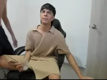 Chaturbate Free Porn Cam of dark_desiree18