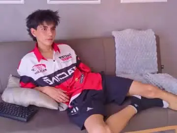 Chaturbate Free Porn Cam of christopher_robin4