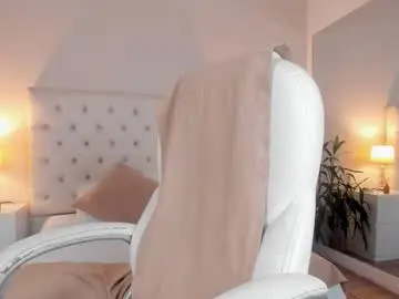 Chaturbate Live Sex Cam of scarlett_bunnyy_