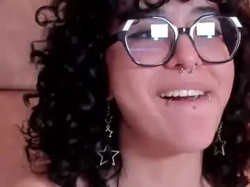Chaturbate Live Porn of lyraa_moon