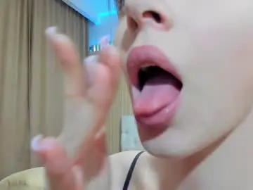 Chaturbate Nude Webcam of mila_polly_and_forester