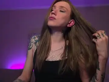 Chaturbate Live Sex Cam of twiinkie_pie