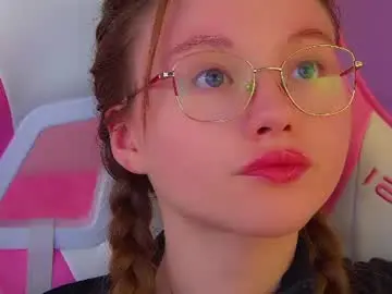 Chaturbate Live Sex Cam of keiraace