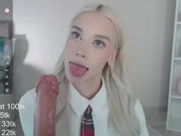 Chaturbate Live Sex Cam of vickyfuckingdoll