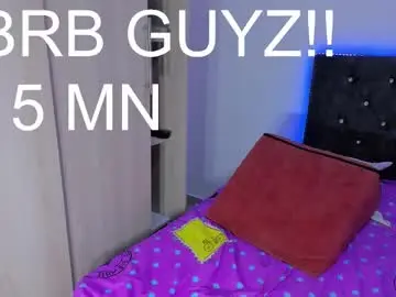 Chaturbate Live Sex Cam of candy_deluxe777