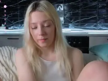 Chaturbate Live Sex of peek_in_my_window